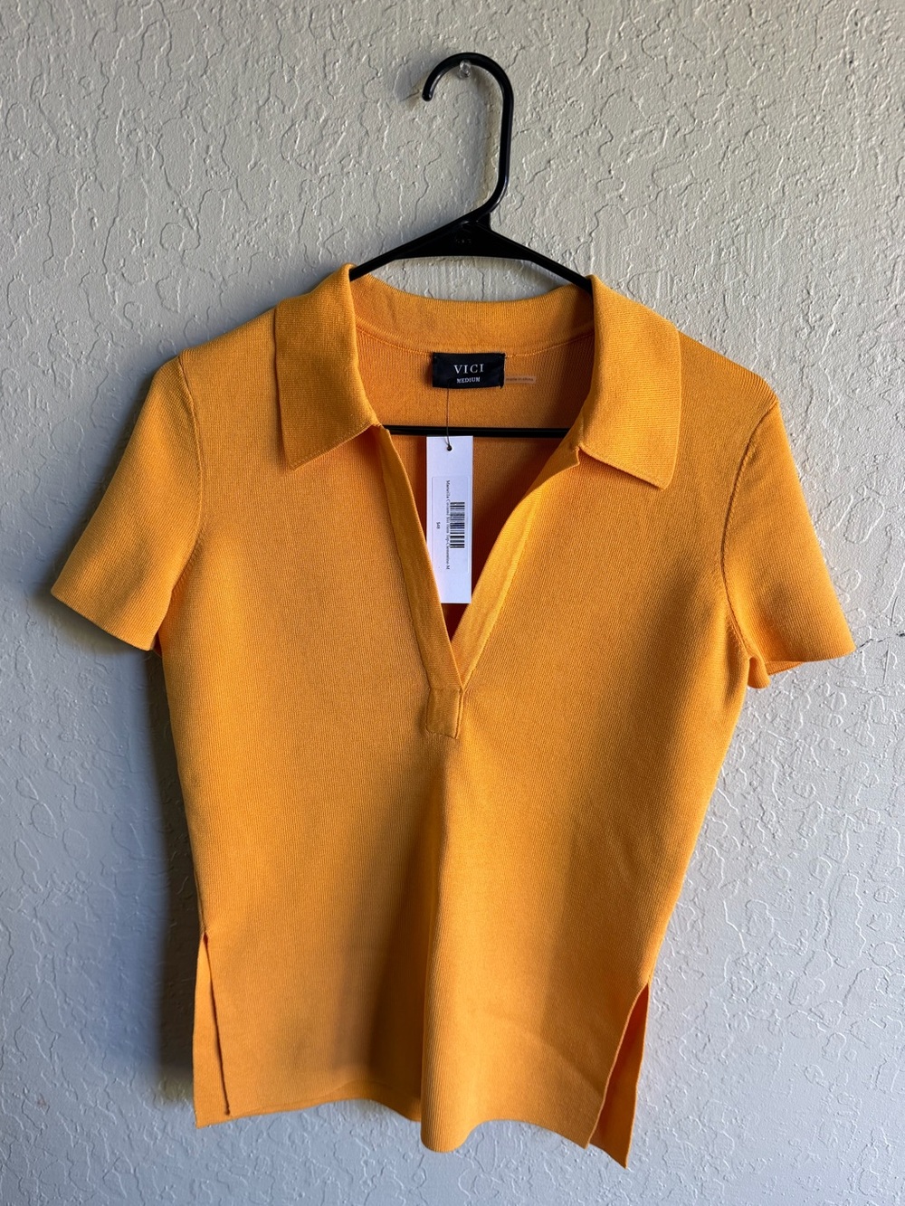 NWT VICI collared shirt🌼💛